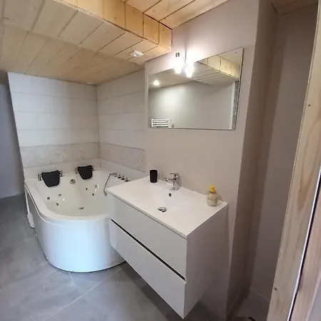 Le Regit, Studio Moderne Avec Balneo Apartment
